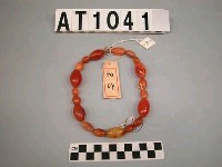 藏品(女子瑪瑙珠頸飾)的圖片